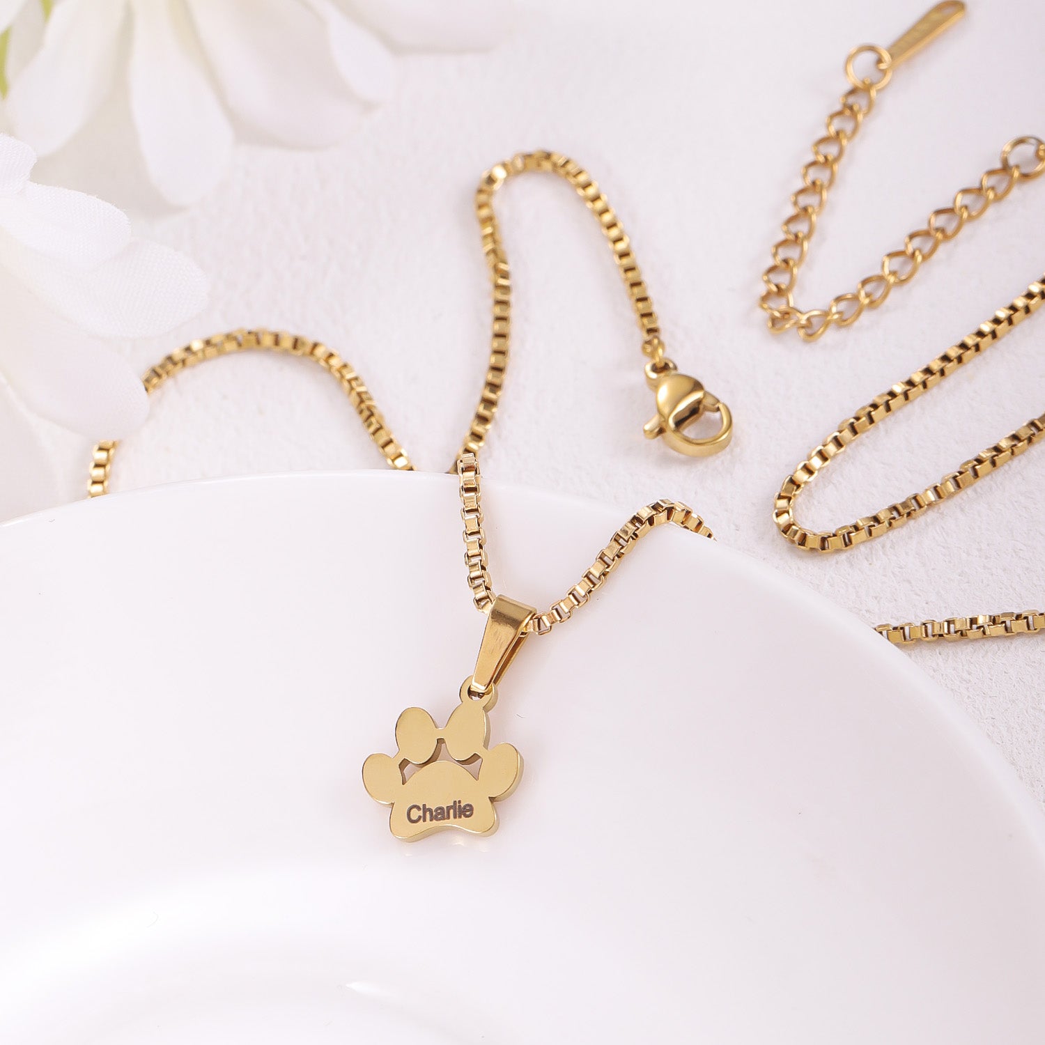 Personalized Paw Name Necklace – Custom Dog  & Cat Paw Pendant